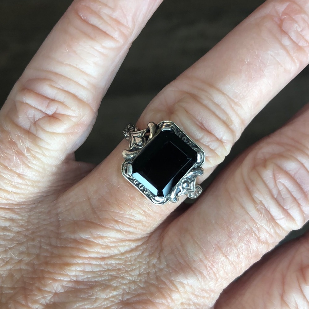 Beautiful Sterling silver black onyx Ring sz. 6 1/2